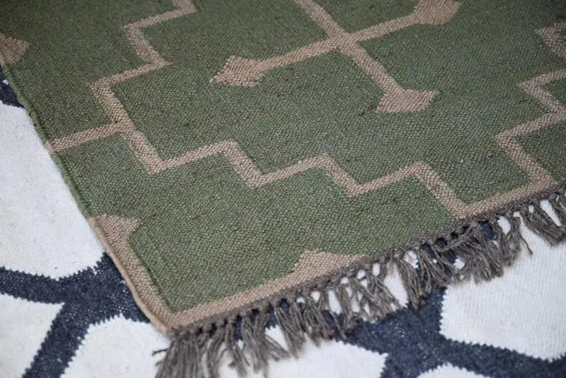 Handmade Olive Kilim Runner – Beige Stepped Geometric Design