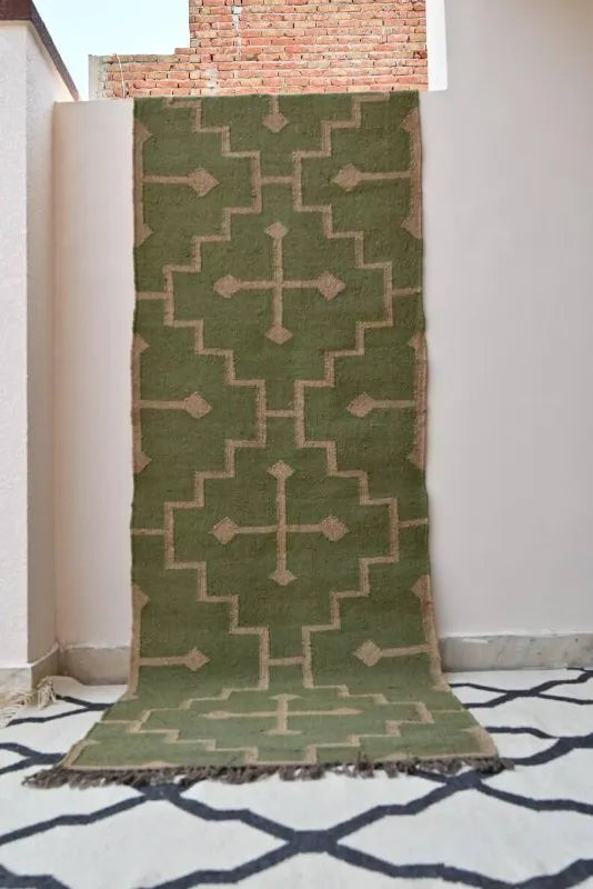 Handmade Olive Kilim Runner – Beige Stepped Geometric Design