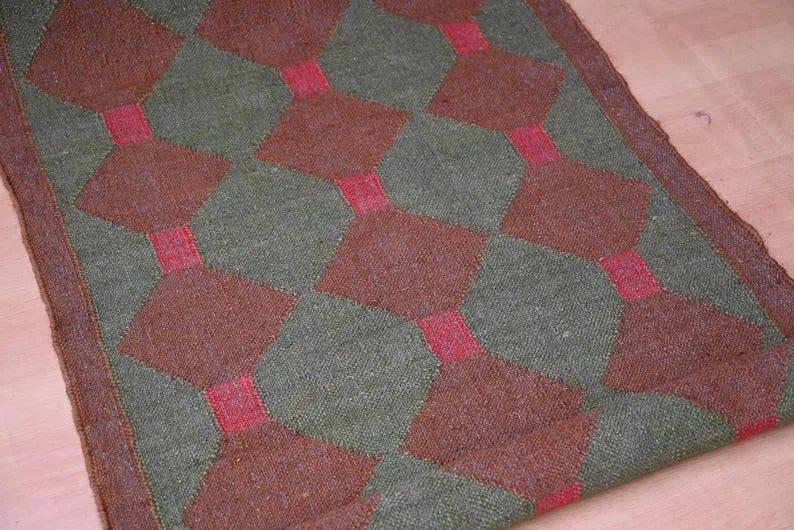 Maroon Volkskuns Kilim Tapytloper – Artisanaal-geweefde Wol Jute Mat, Volgens Maat Gemaak