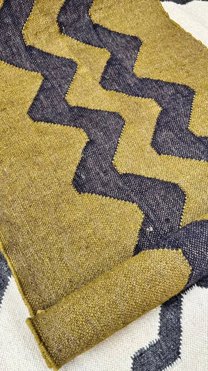 Handmade Wool & Jute Kilim Runner – Olive & Charcoal Zigzag