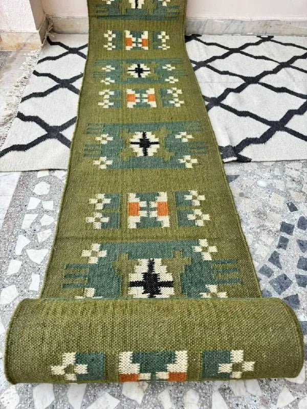 Maroon Volkskuns Kilim Tapytloper – Artisanaal-geweefde Wol Jute Mat, Volgens Maat Gemaak