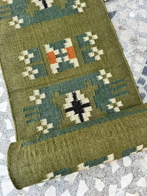 Maroon Volkskuns Kilim Tapytloper – Artisanaal-geweefde Wol Jute Mat, Volgens Maat Gemaak