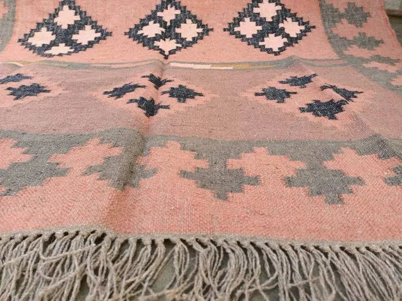 Houtskool Juweelkleurige Kilim Dhurrie – Handgeweefde Wol Jute Pronkmat