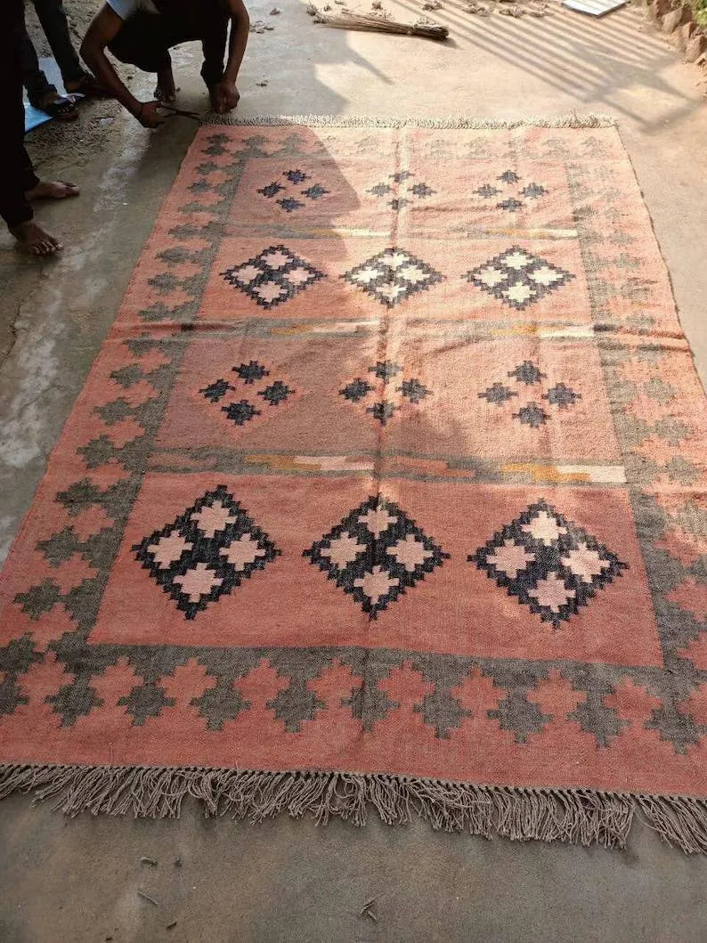 Houtskool Juweelkleurige Kilim Dhurrie – Handgeweefde Wol Jute Pronkmat