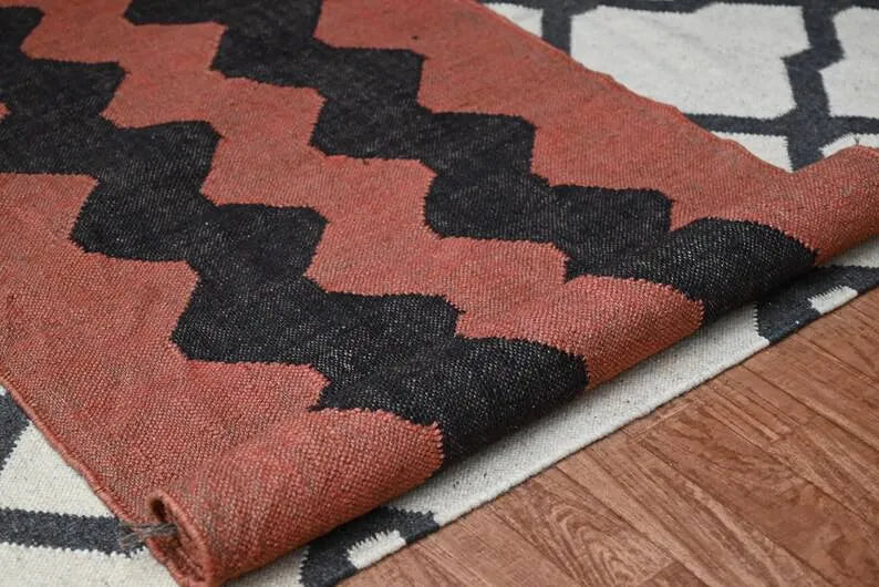 Handmade Wool & Jute Kilim Runner – Rust & Black Zigzag