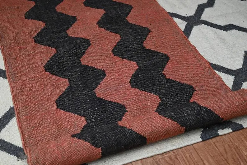 Handmade Wool & Jute Kilim Runner – Rust & Black Zigzag
