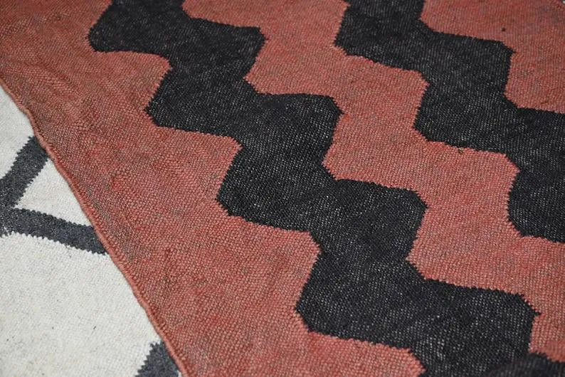 Handmade Wool & Jute Kilim Runner – Rust & Black Zigzag