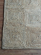 Handgevlegte Chevron Jute-mat – Beige en wit geometriese natuurlike veselmat