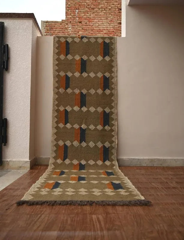 Handmade Wool & Jute Kilim Runner – Taupe Diamond Design