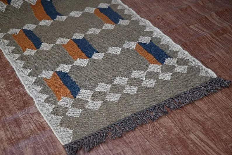 Handmade Wool & Jute Kilim Runner – Taupe Diamond Design