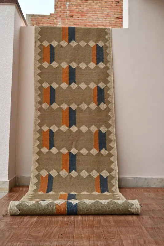 Handmade Wool & Jute Kilim Runner – Taupe Diamond Design