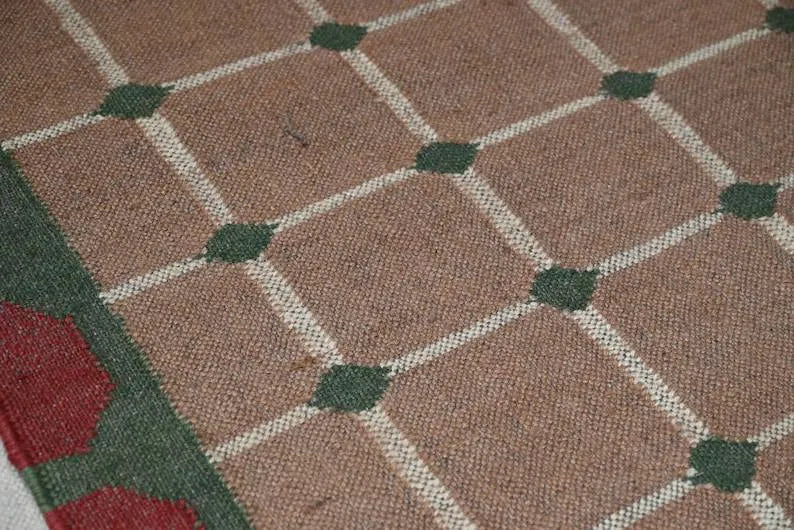 Handmade Grid Kilim Runner – Taupe with Green & Red