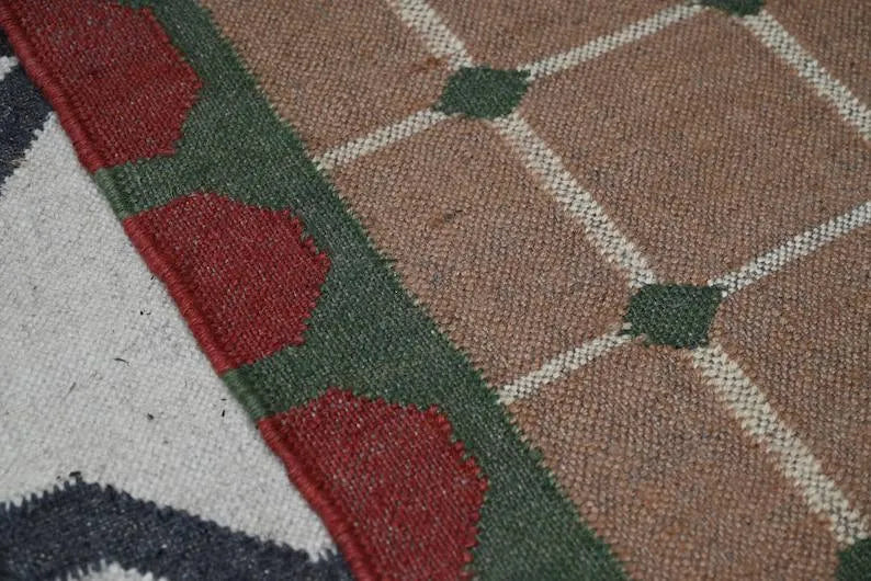 Handmade Grid Kilim Runner – Taupe with Green & Red