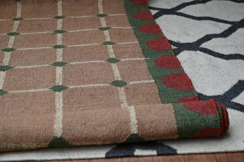 Handmade Grid Kilim Runner – Taupe with Green & Red